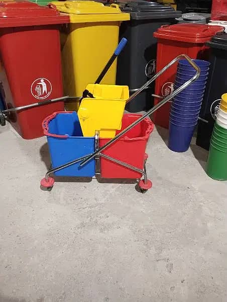 Mop trolley with wringer 46 liter 1