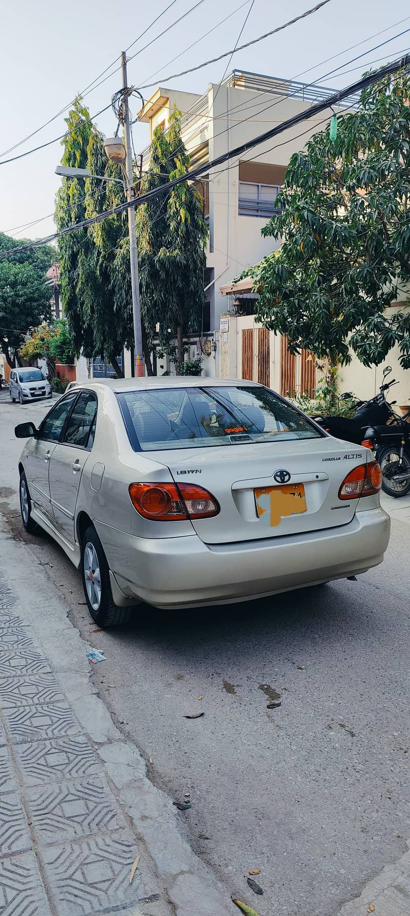 Toyota Corolla Altis 1.8  Model 2006 8