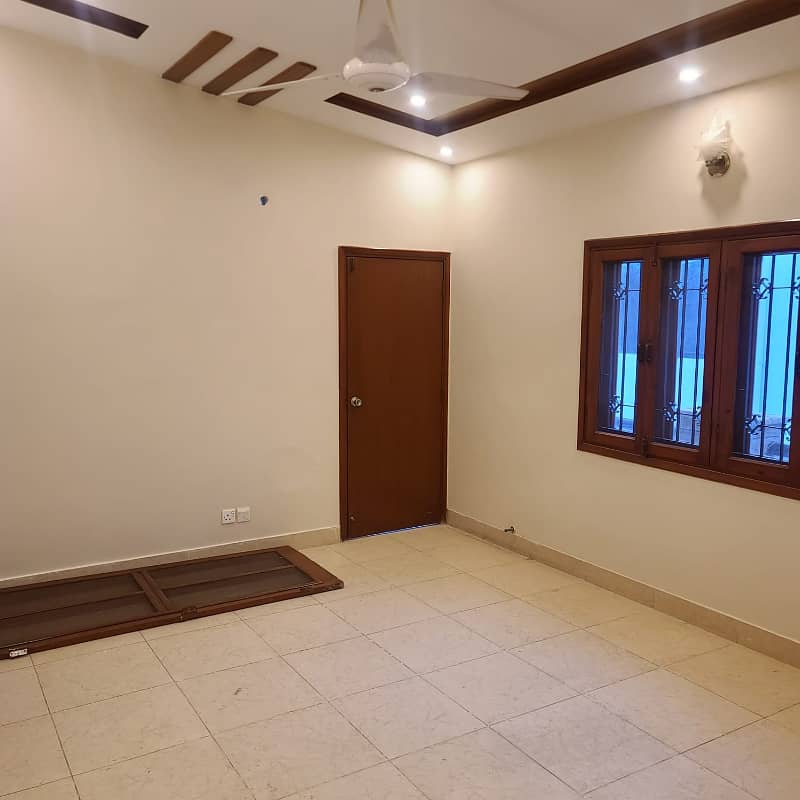 Luxurious Bungalow for Rent in DHA Phase 5 8