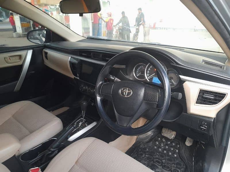 Toyota gli corrola 2015 urgently for sales 1