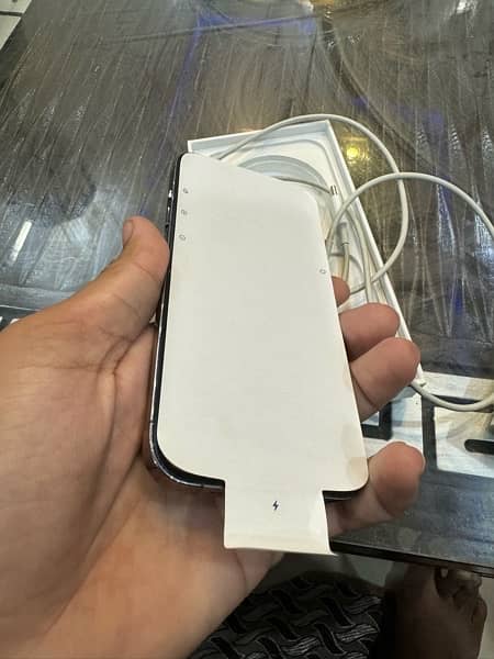 iPhone 14projv 256gb 86 health 10/10with box cable 8