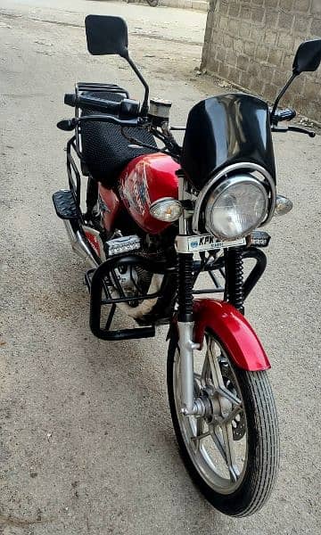 Suzuki GS 150 SE 2022 (RED) 3