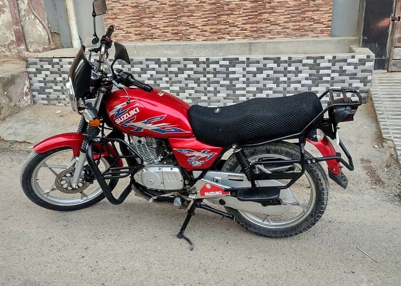 Suzuki GS 150 SE 2022 (RED) 5