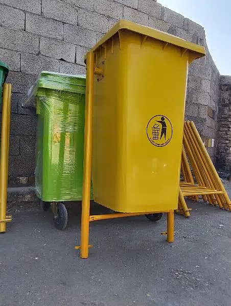 hanging dustbin 240 liter 1