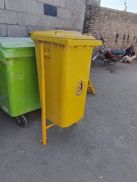 hanging dustbin 240 liter 0