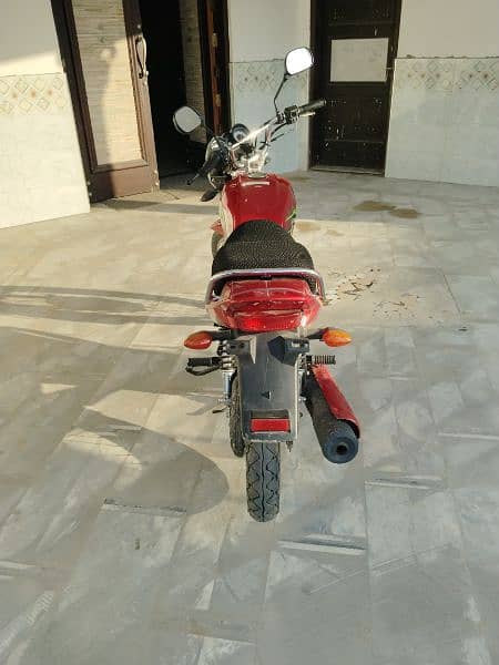 Yamaha YB 125Z 2024 Red Color 2