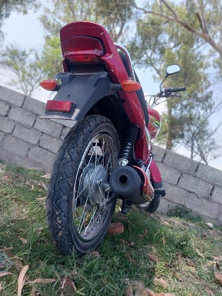 Yamaha YB 125Z 2024 Red Color 5