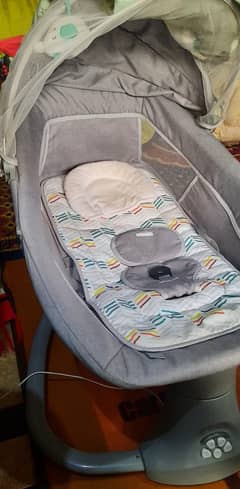 Mastela Deluxe Multi-Function Bassinet 3 in 1 For Sale