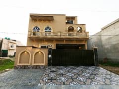 Idyllic Prime Location House Available In Audit & Accounts Phase 1 - Block D For Sale