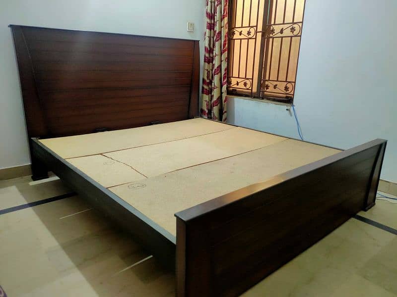 king size bed with 1 side table - only 3 month used 3