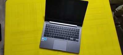 Asus Zenbook  Core i5 8th  8gb Ram  256gb SSDFHD Display 0