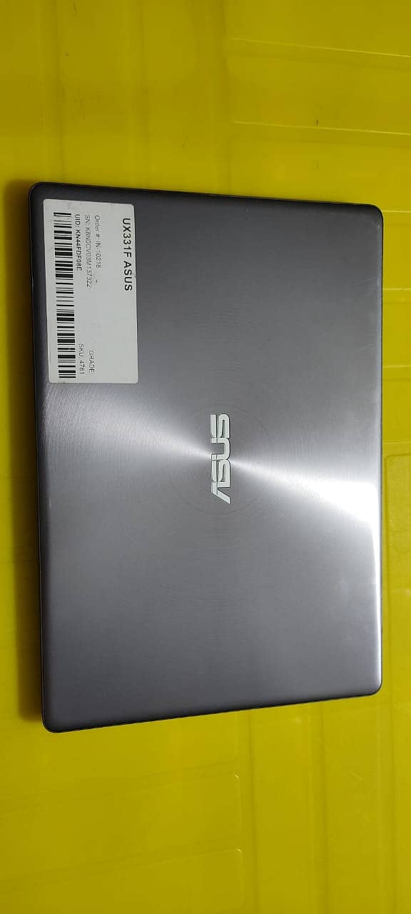 Asus Zenbook  Core i5 8th  8gb Ram  256gb SSDFHD Display 3