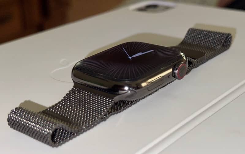 Apple watch series 9 cellular Graphite milanese loop 45mm 2