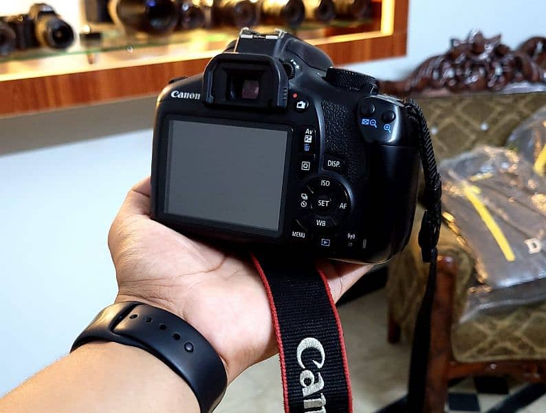 dslr Canon 1300d (10/10++) Camera 3