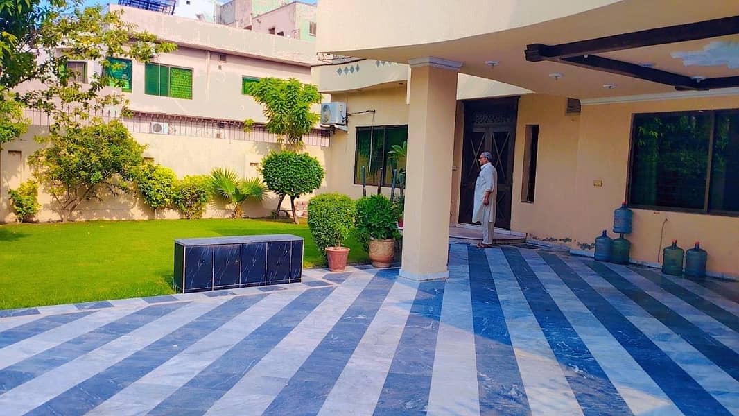 20 Marla House For Sale In Nashmen Iqbal Phase 1 0