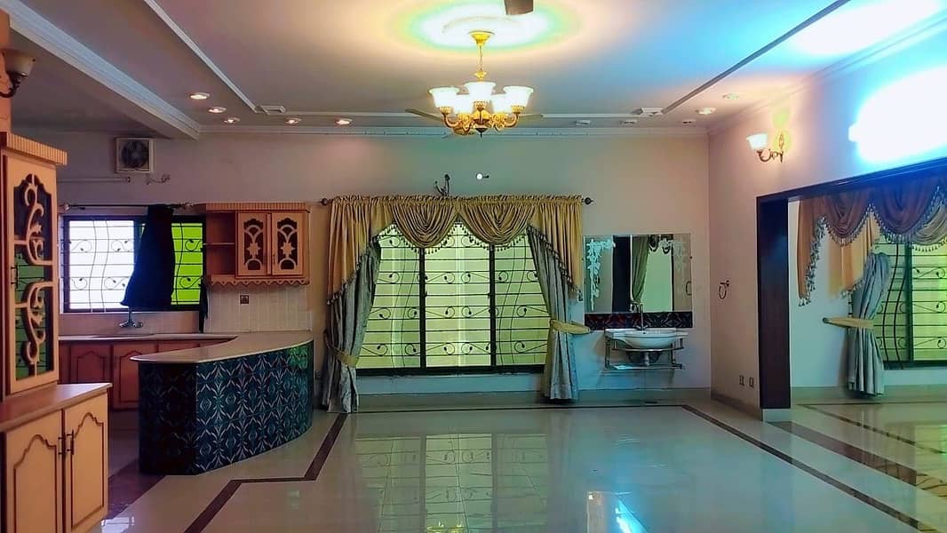 20 Marla House For Sale In Nashmen Iqbal Phase 1 3