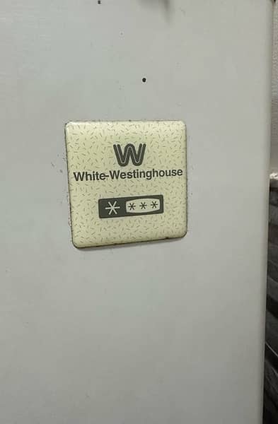 White-Westinghouse Refrigerator 0