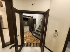 8marla house for rent umer bolck in bahria town lahore