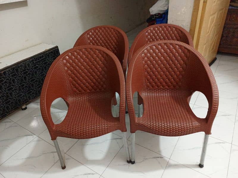 4 chairs 2