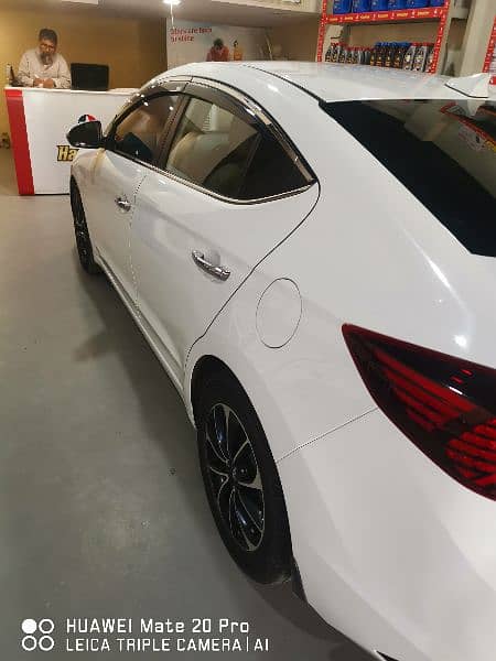 Hyundai Elantra 2022/24 like brand new 4