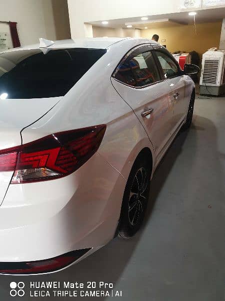 Hyundai Elantra 2022/24 like brand new 5