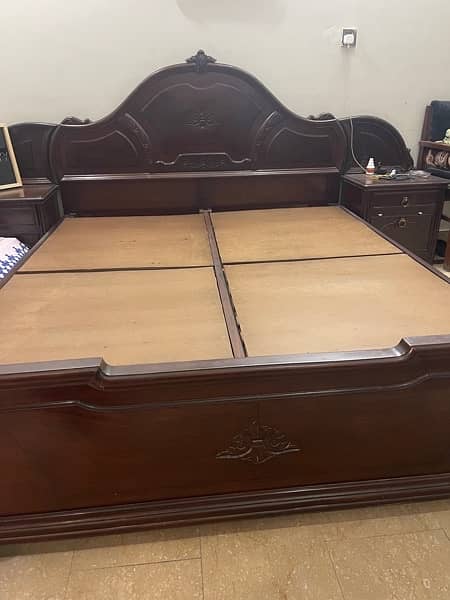 Queen Size Wooden Double Bed 0