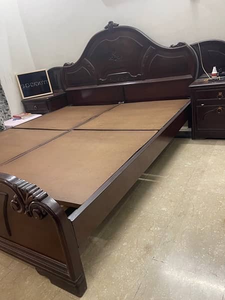 Queen Size Wooden Double Bed 3