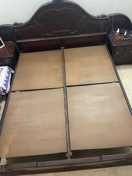 Queen Size Wooden Double Bed 4