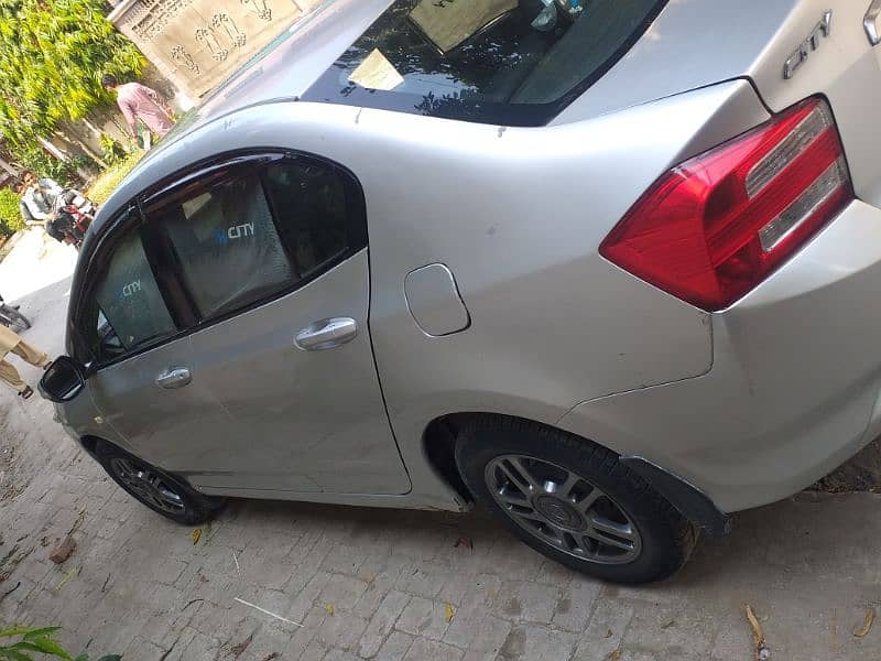 Honda City IVTEC 2011 urgent for sale 3