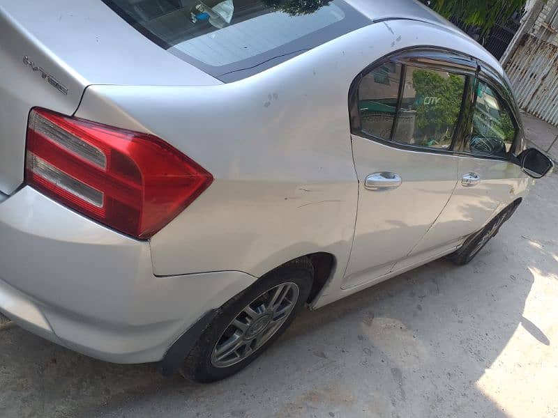 Honda City IVTEC 2011 urgent for sale 4