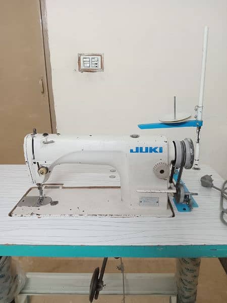 Juki machine with servo motor and table 3