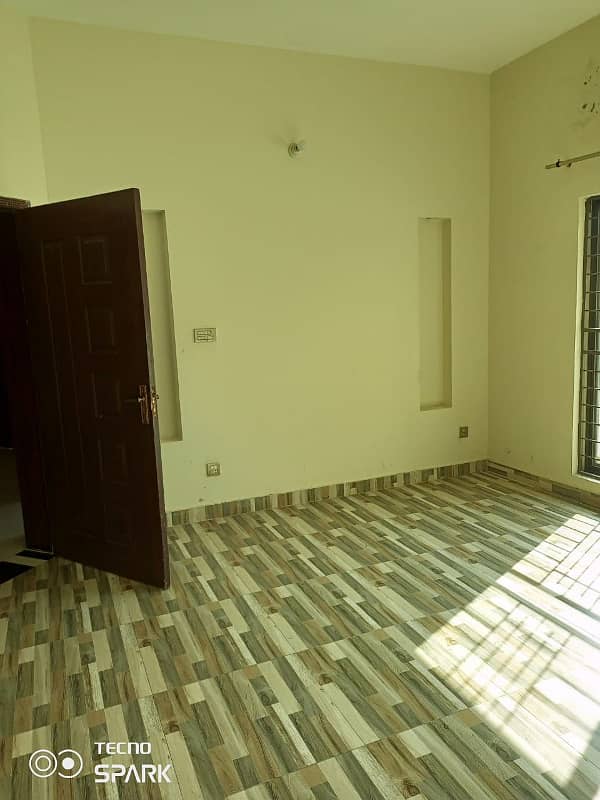 10 marla lower portion for rent sector e separate entrance in bahria town lahore 0