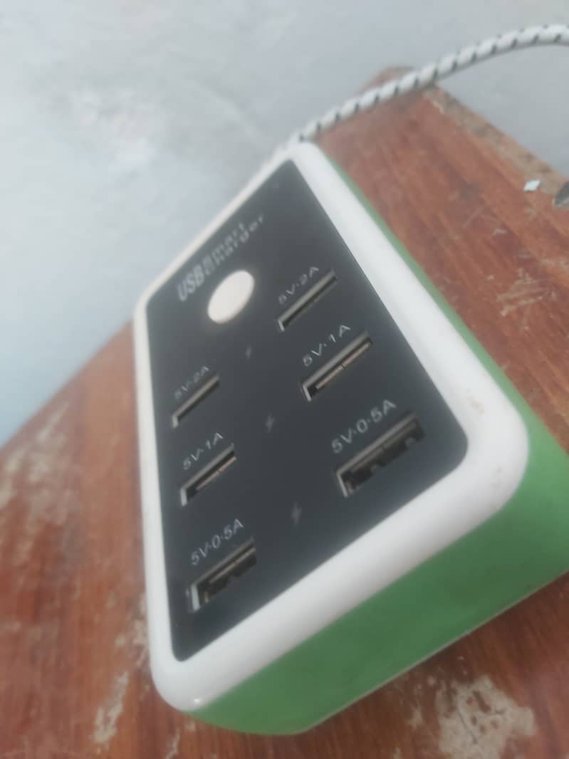 USB HUB 1 IN 6 5V. 5A charger 1