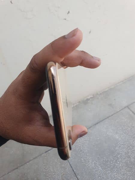 iphone Xs max Pta approved 4