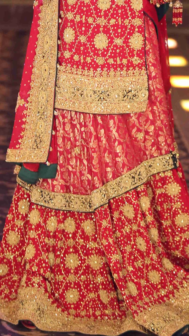 Preloved Heavy Embroidered Farshi Bridal Lehnga with Long Shirt – 1