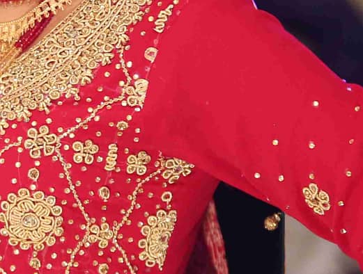 Preloved Heavy Embroidered Farshi Bridal Lehnga with Long Shirt – 4