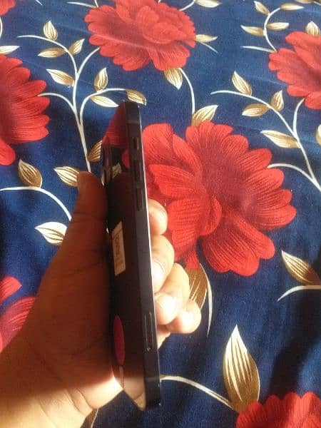 iphone 12 jv 64Gb with original chargar 3