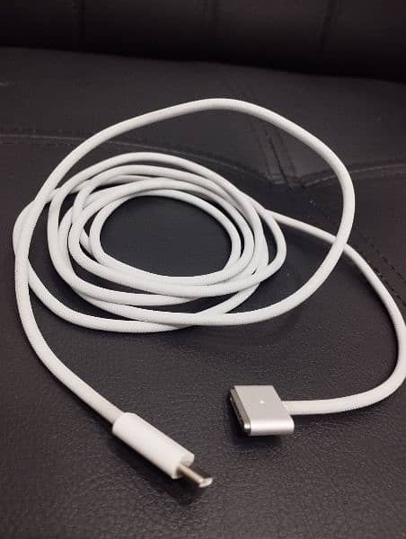 Original Apple Type C To Megasafe 3 Cable for MacBook 1