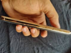 iphone 11pro 64gb dual Sim PTA galich ha Sim chal rahi ha 10/9 All ok