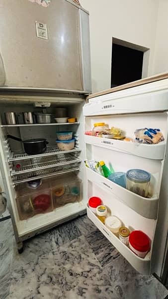 Dawlance Full Size Fridge 9/10 Condition 4