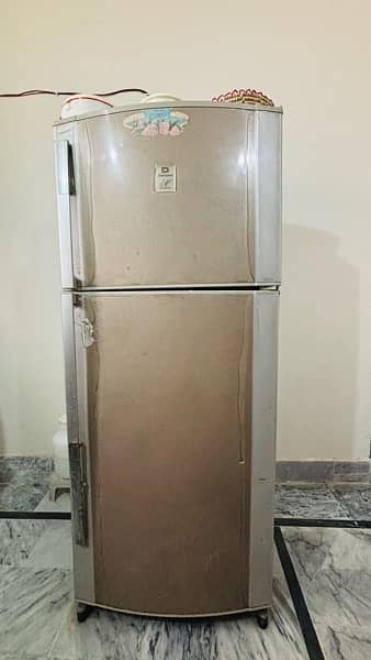 Dawlance Full Size Fridge 9/10 Condition 9