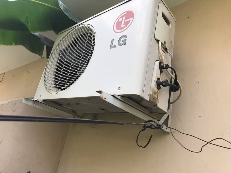 LG 1.5 Ton Split inverter cool and heat both 6