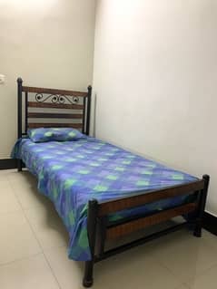 Single iron bed