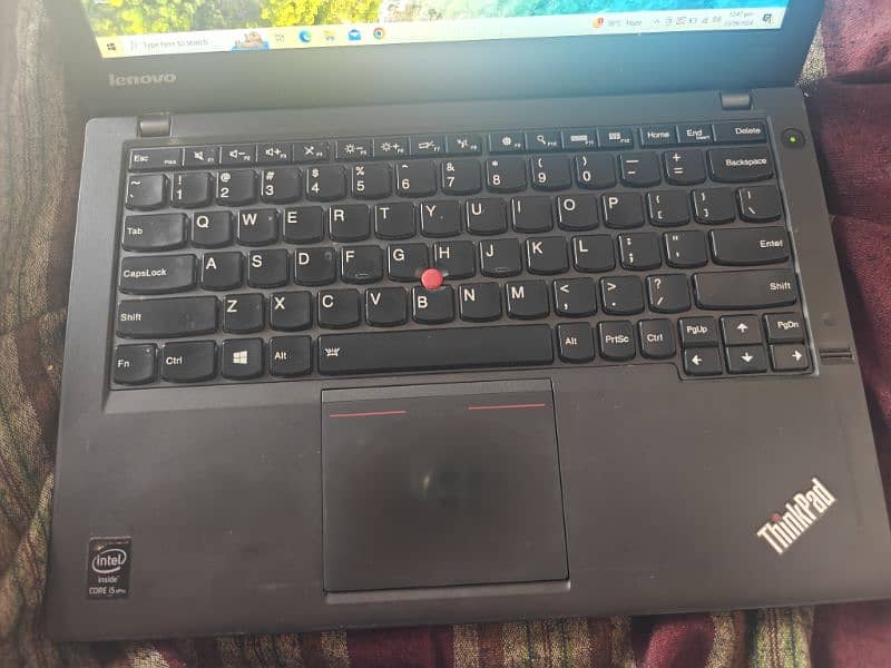 Lenovo thinkpad X240 i5 4th gen 1