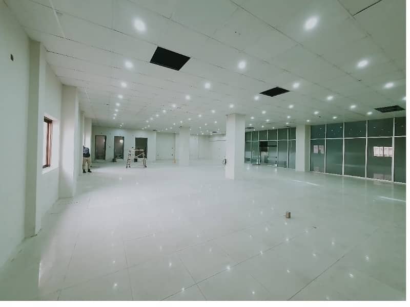 Area 3000 Sq Ft Corporate Office In Main Boulevard Road Gulberg 3 Lahore 10