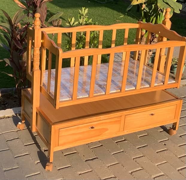 WOODEN BABY COT ALMOST NEW FOR URGNET SALE 0