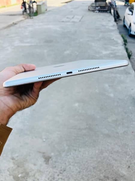 Ipad 9th Gen (64GB) Wifi Model WITH BOX 3