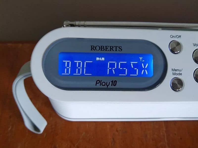 Roberts PLAY 10 Compact Portable Radio UK 3