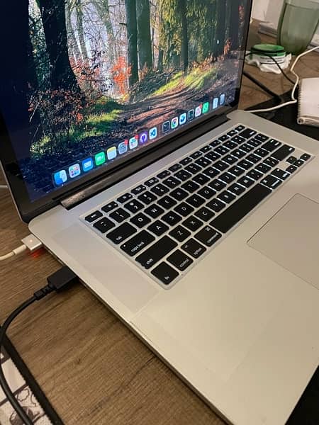 Macbook pro 2015 late 16 gb graphics radeon 2gb 5