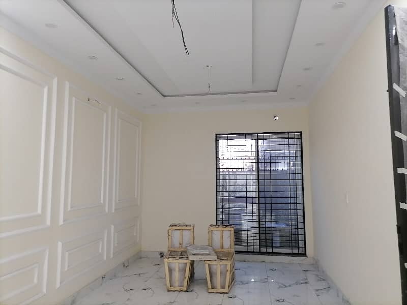 Prime Location 6 Marla House In Central Lahore Medical Housing Society For sale 2